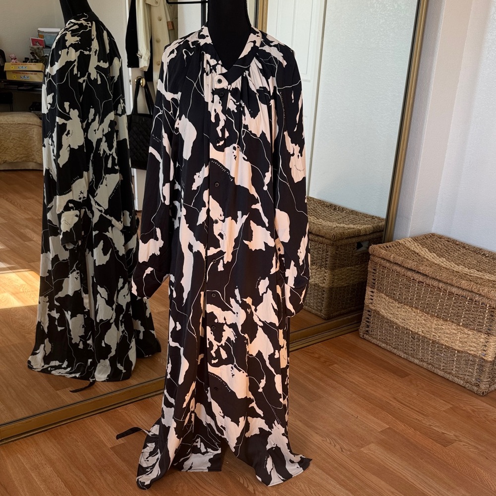 H&M Black and White Abstract Maxi Dress